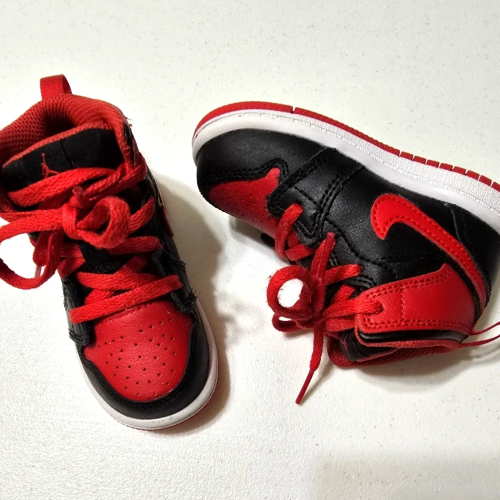 Nike Air Jordan 1 Mid 
